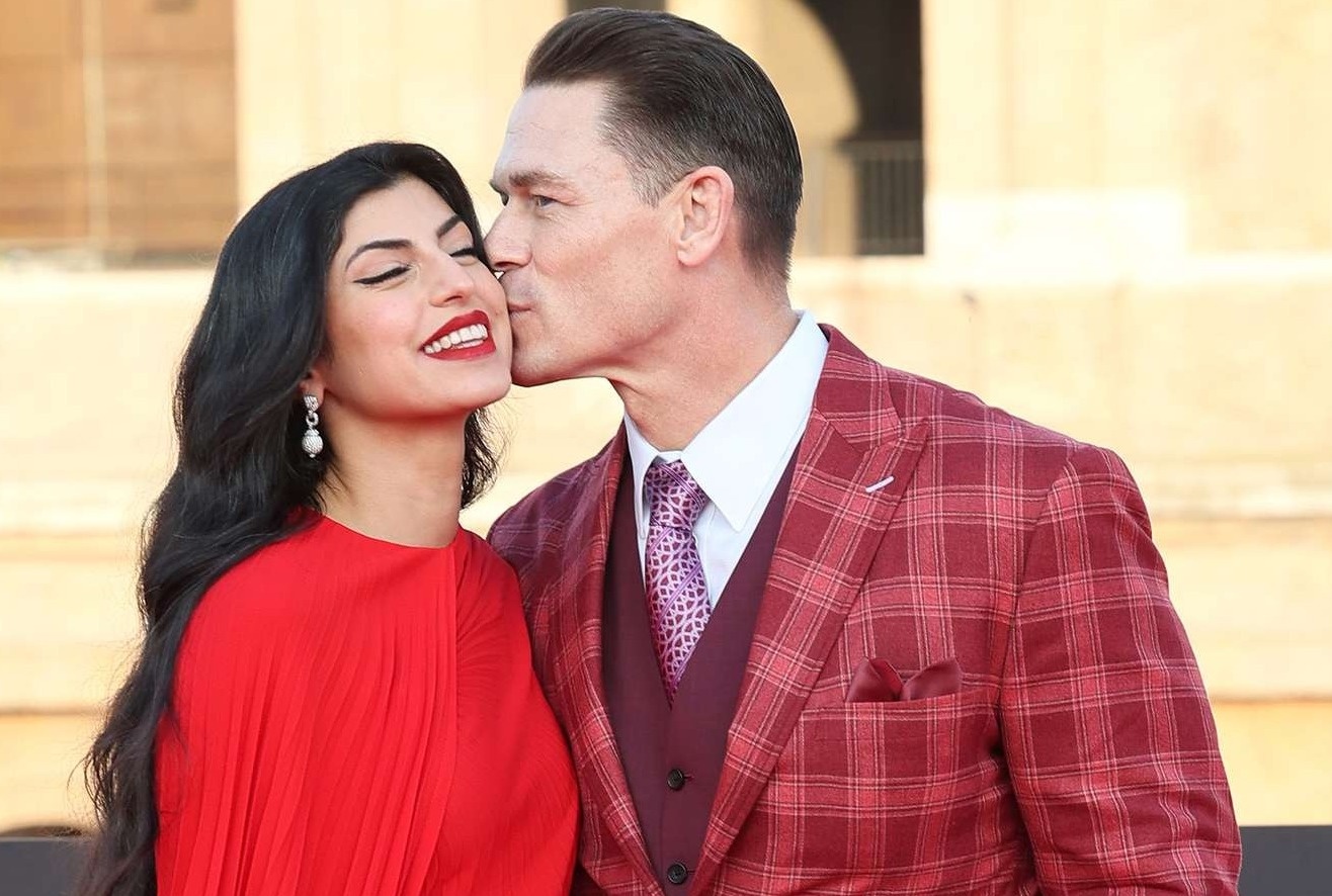 Nguoi phu nu John Cena muon bao ve hinh anh