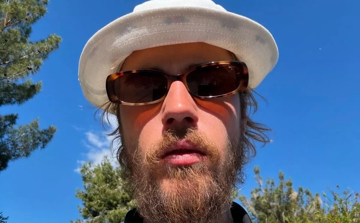 Buc anh gay lo lang cua Justin Bieber hinh anh