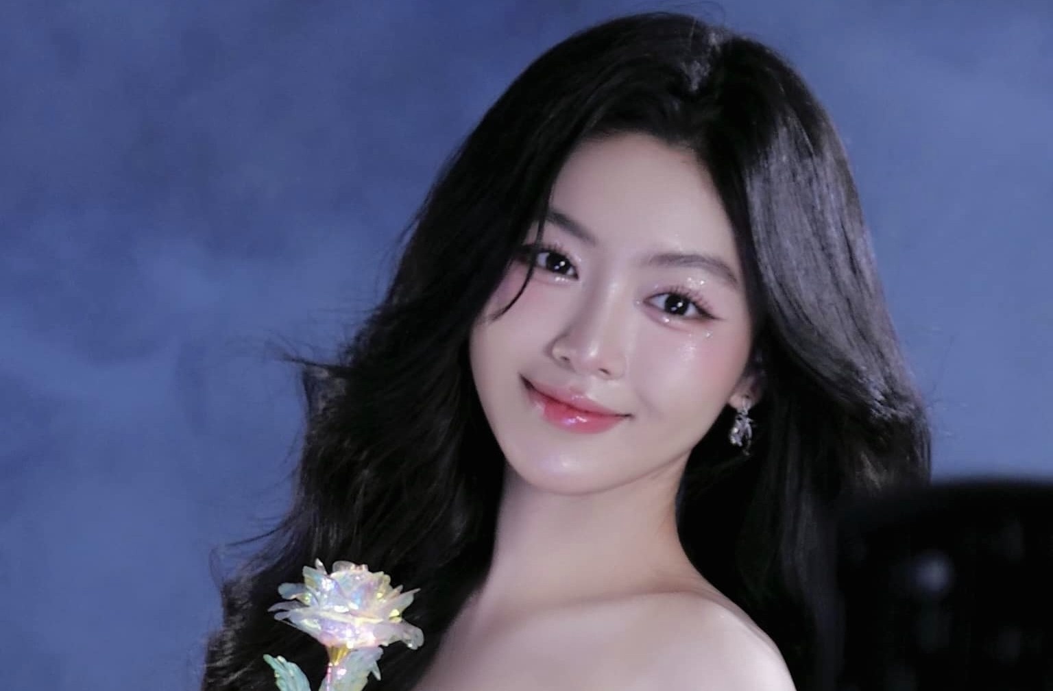 Con gai MC Quyen Linh do vao truong nghe thuat tai Anh hinh anh