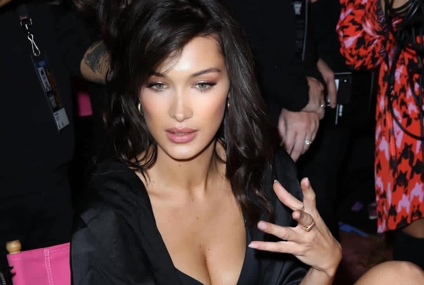 Bella Hadid khong con khoc moi dem hinh anh