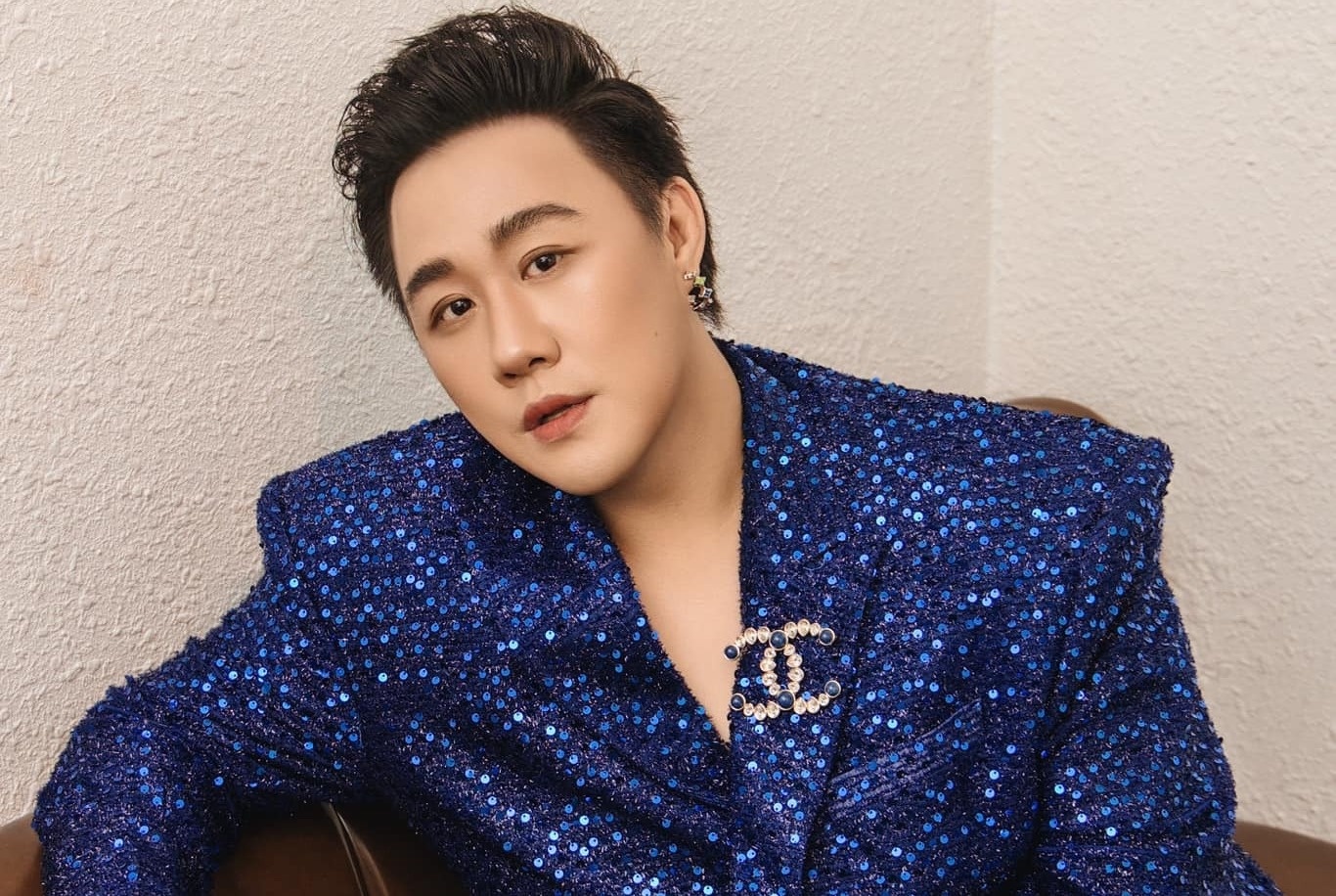 Trung Quan ap luc khi hat chung voi My Linh hinh anh