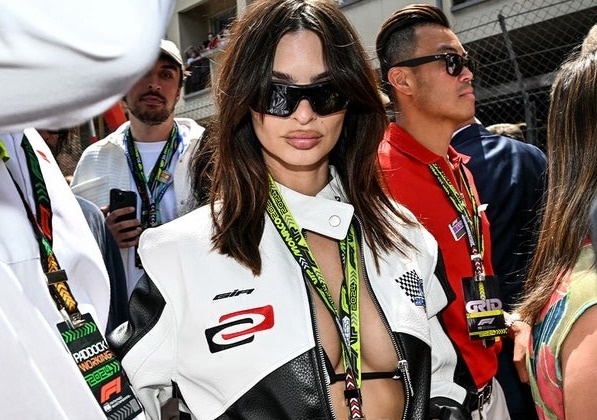 Nguoi mau Emily Ratajkowski mac goi cam nhat giai F1 hinh anh