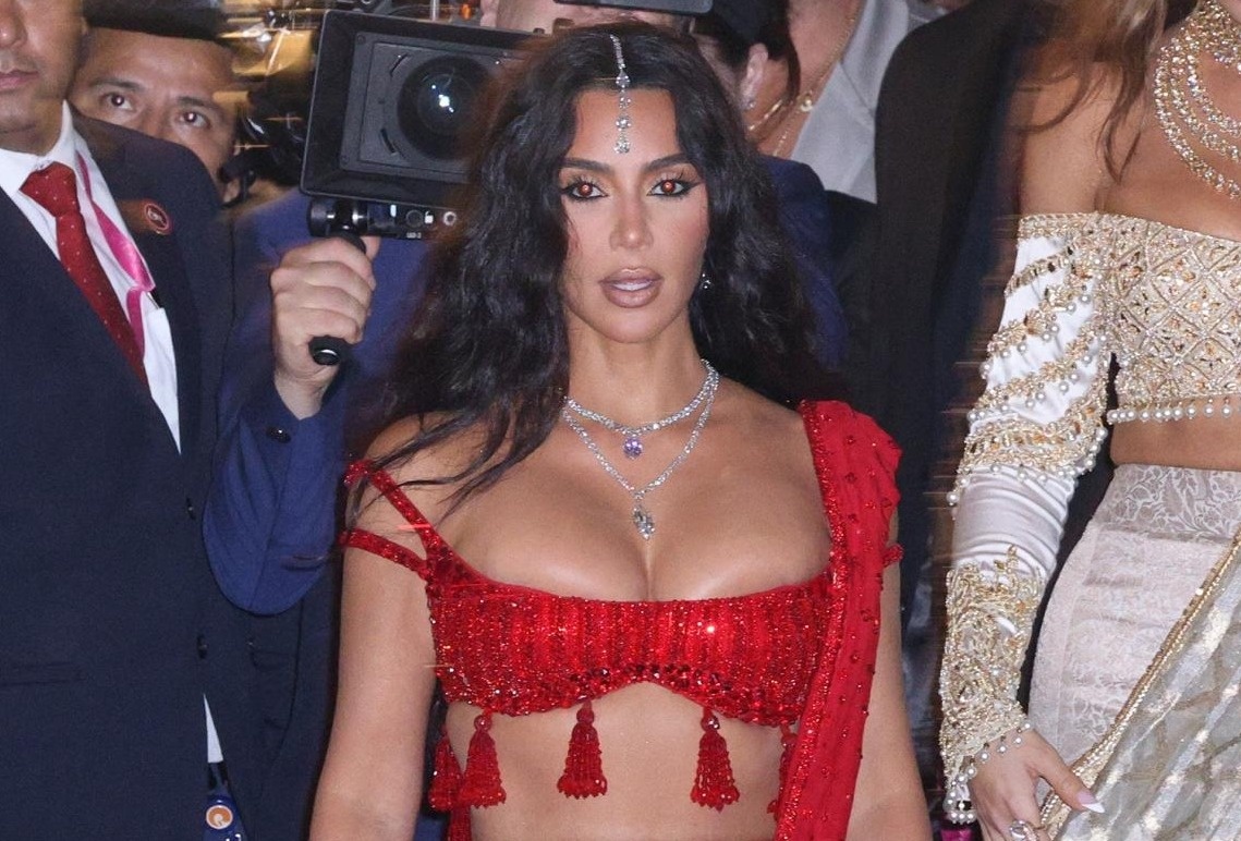 Kim Kardashian bi chi trich noi bat hon co dau o sieu dam cuoi An Do hinh anh