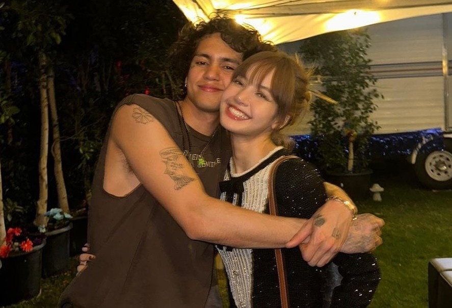 Lisa vuong tin don la nguoi thu ba hinh anh