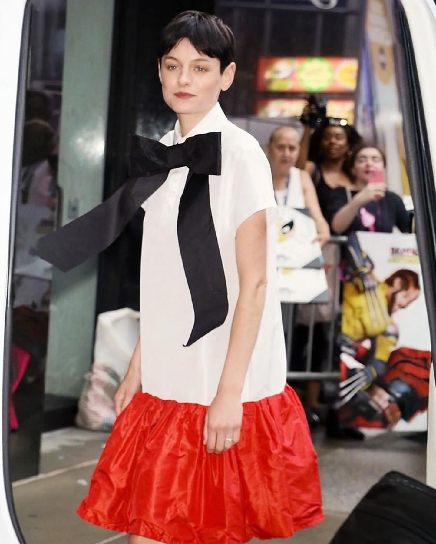 nhan sắc Emma Corrin ảnh 11 nhan sac Emma Corrin anh 11