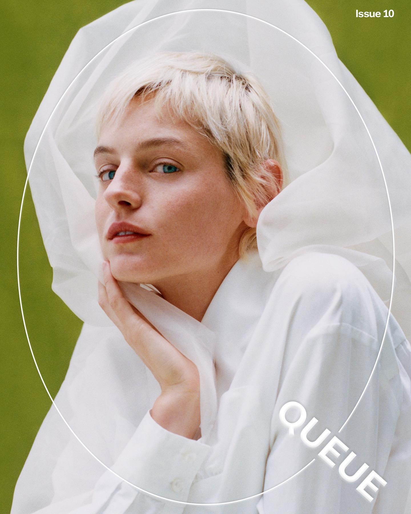 nhan sắc Emma Corrin ảnh 9 nhan sac Emma Corrin anh 9