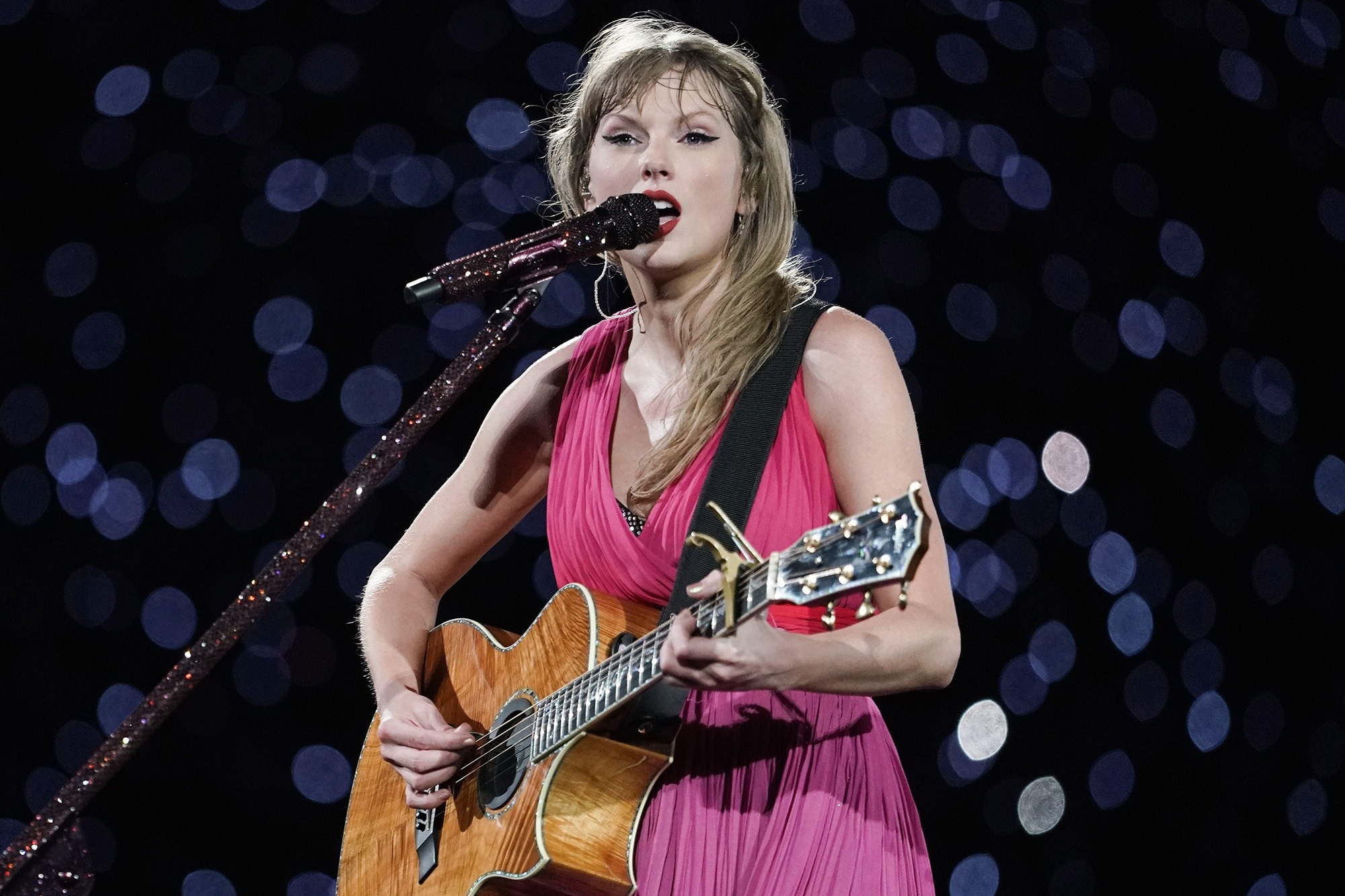 Taylor Swift huy show anh 1