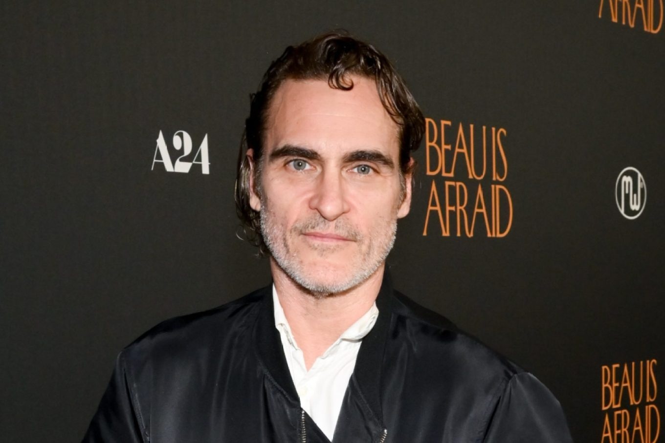 Joaquin Phoenix bo vai anh 1