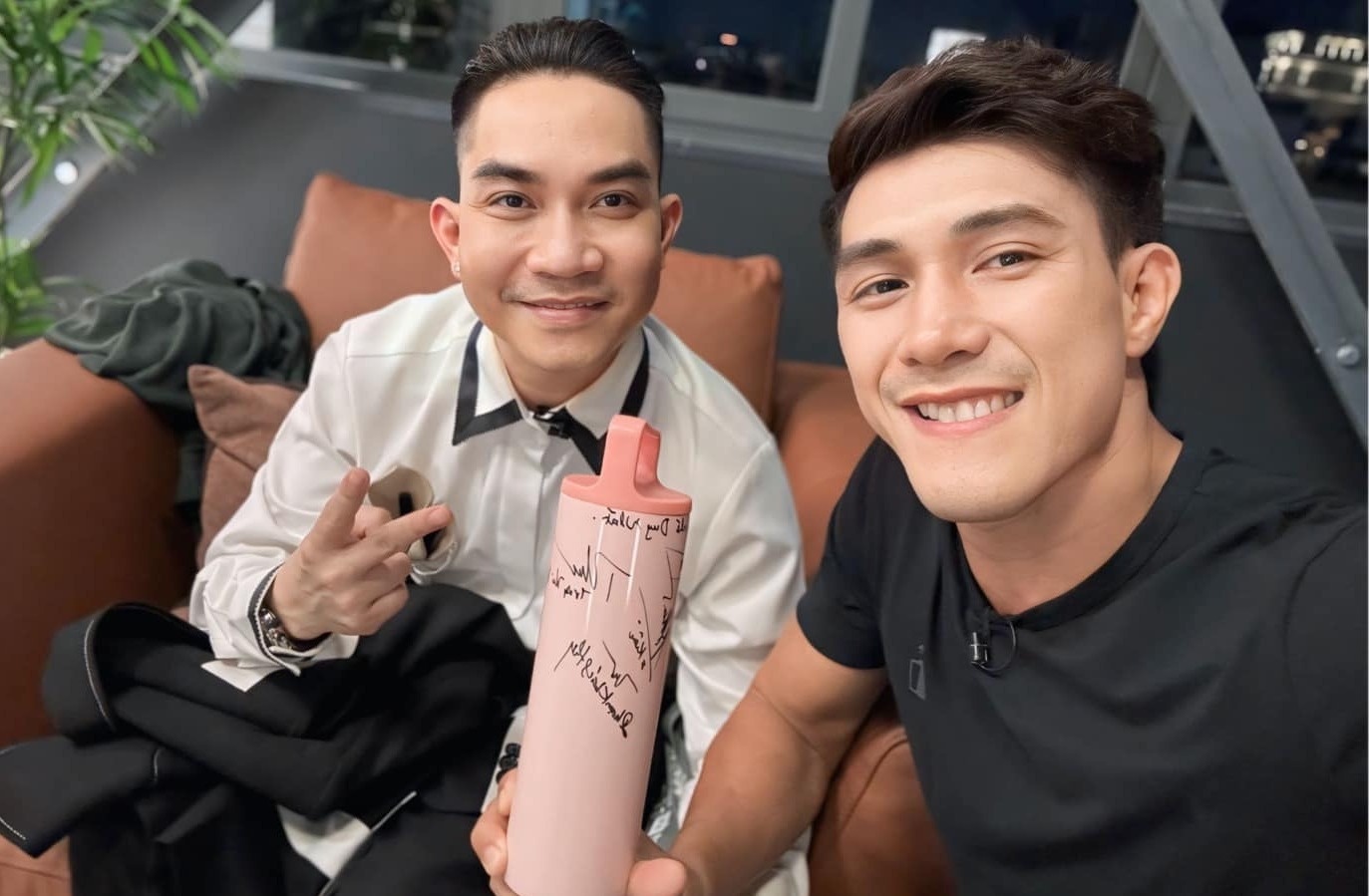 Cac anh trai can 'vuot chong gai' nhieu hon hinh anh