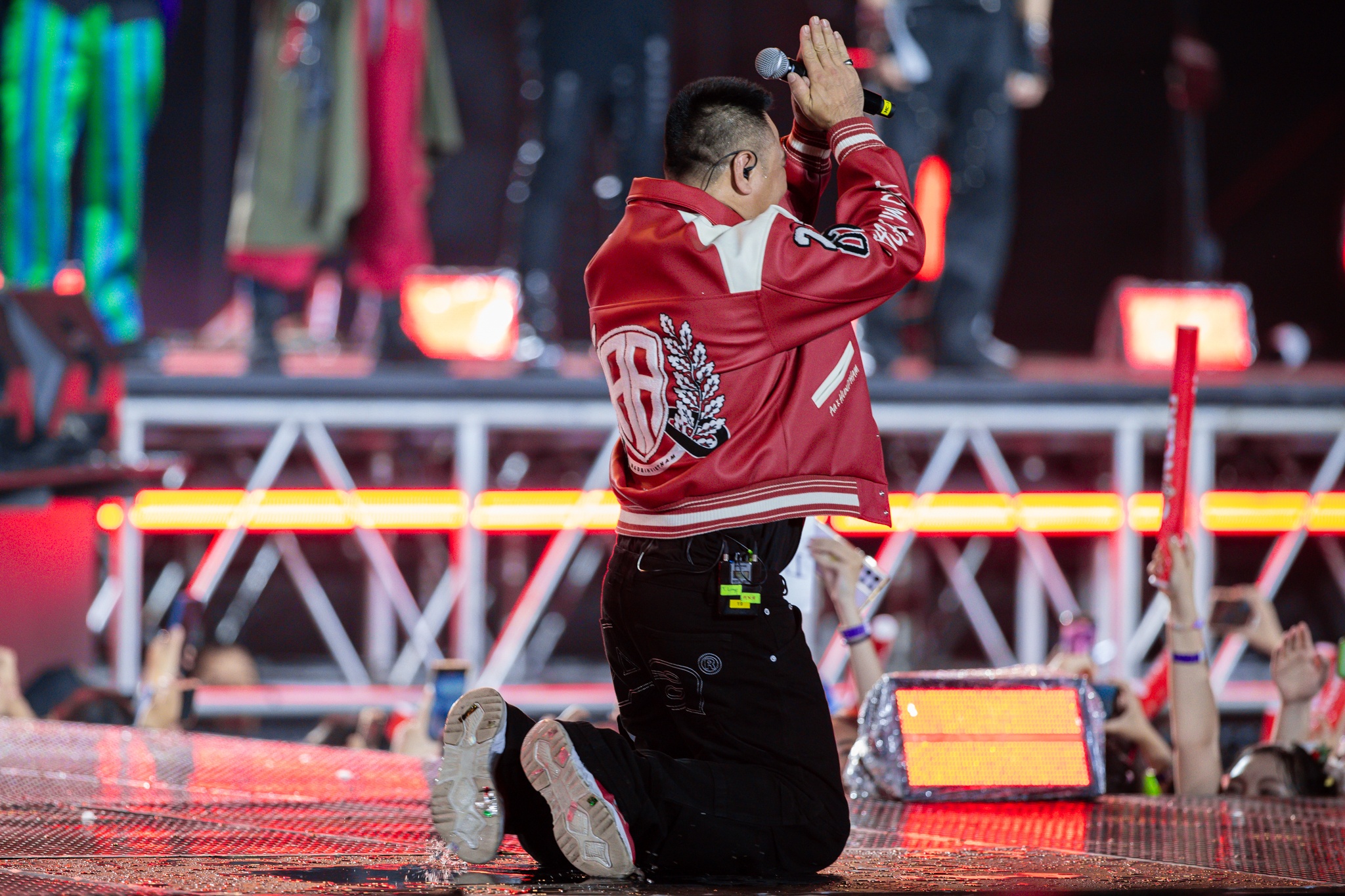 Tu Long lay khan gia anh 2