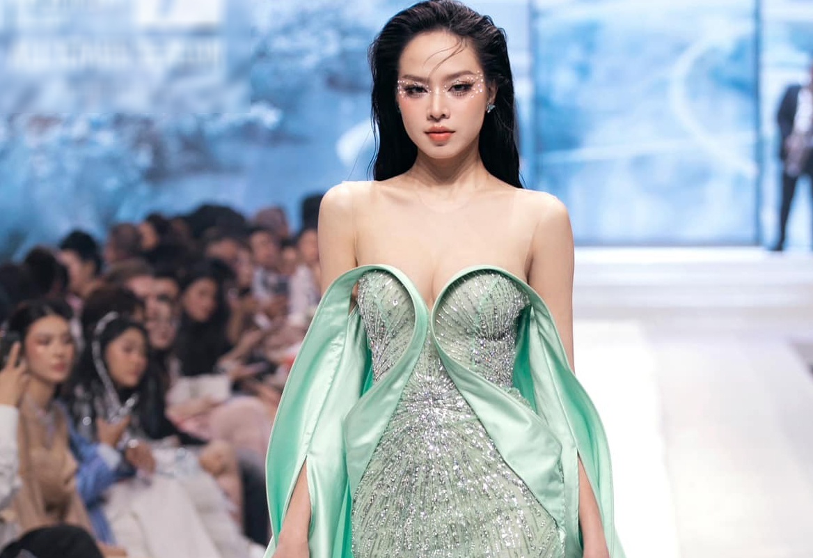 Thanh Thuy sang Nhat Ban thi Hoa hau Quoc te hinh anh