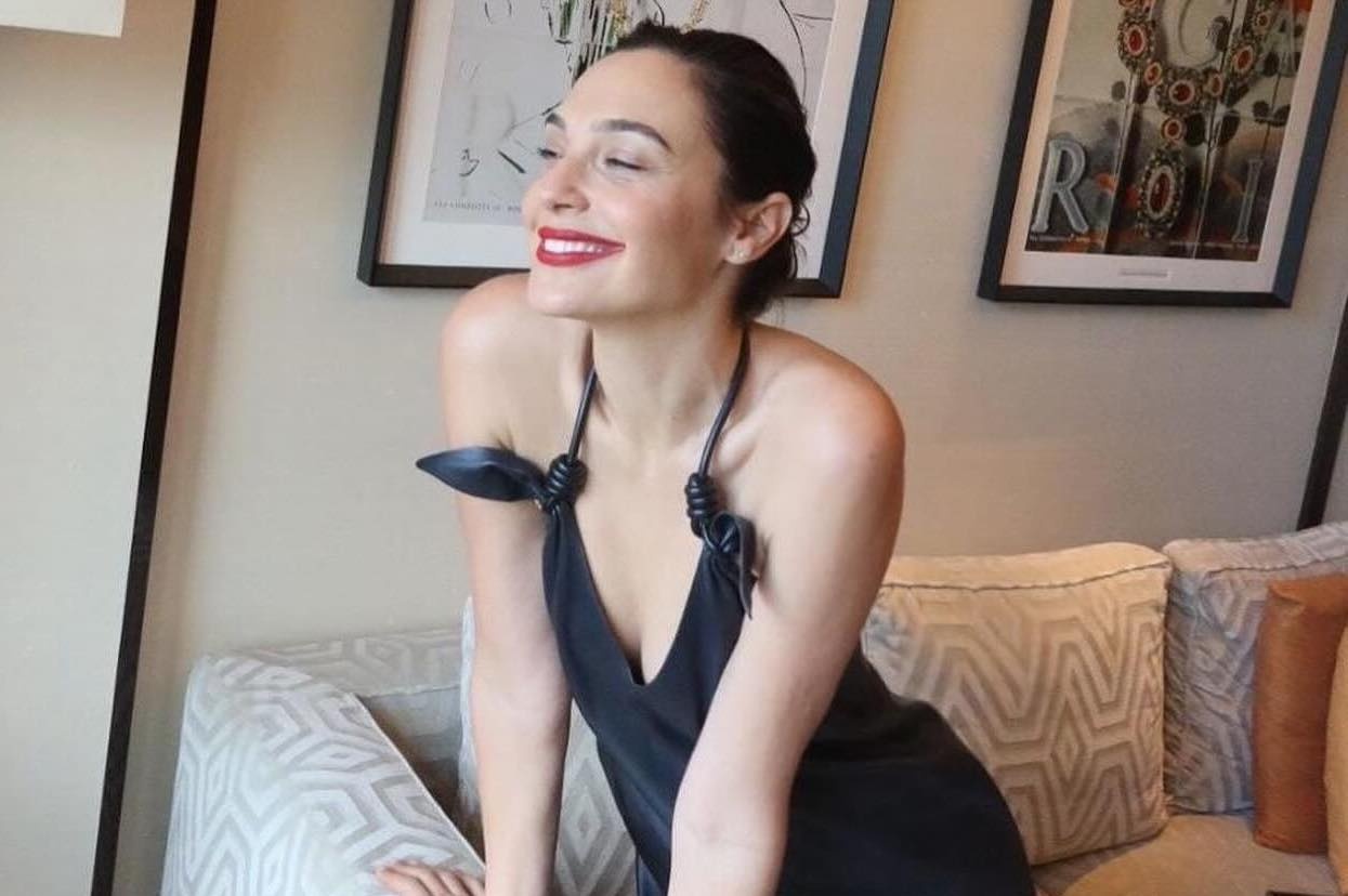 Voc dang Gal Gadot sau 4 lan sinh no hinh anh