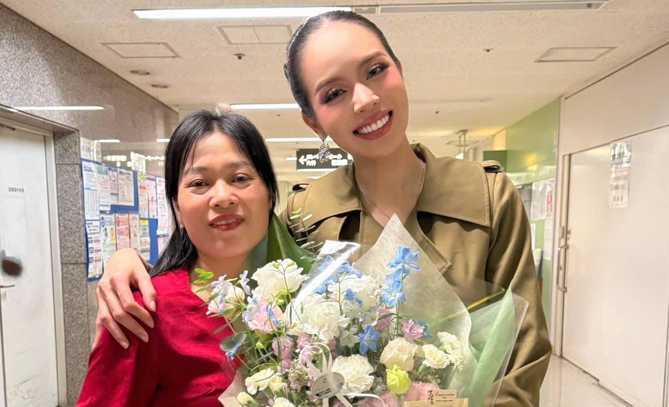 Hinh anh Thanh Thuy sau dang quang hinh anh