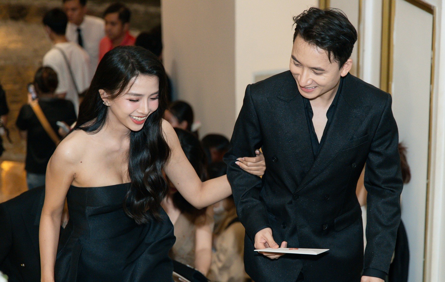 Phan Manh Quynh: 'Toi va vo hay cai nhau, nhung lam hoa nhanh' hinh anh