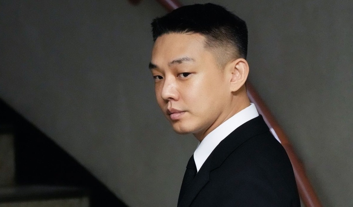 Yoo Ah In ban nha giua luc ngoi tu hinh anh