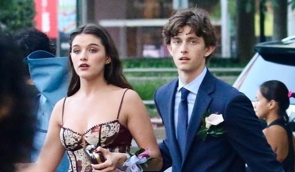 Suri chia tay ban trai hinh anh