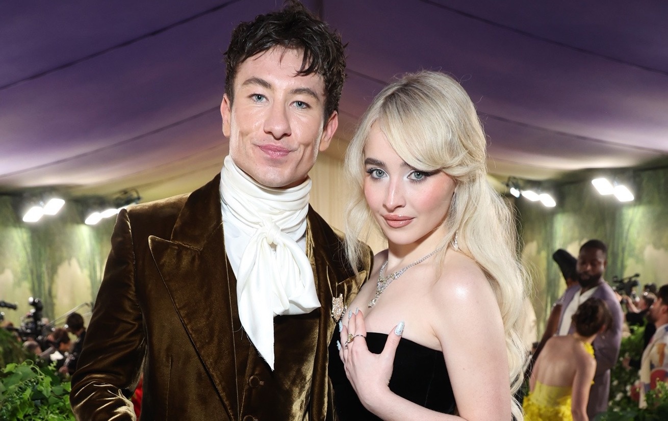 Sabrina Carpenter chia tay ban trai sau 1 nam hen ho hinh anh