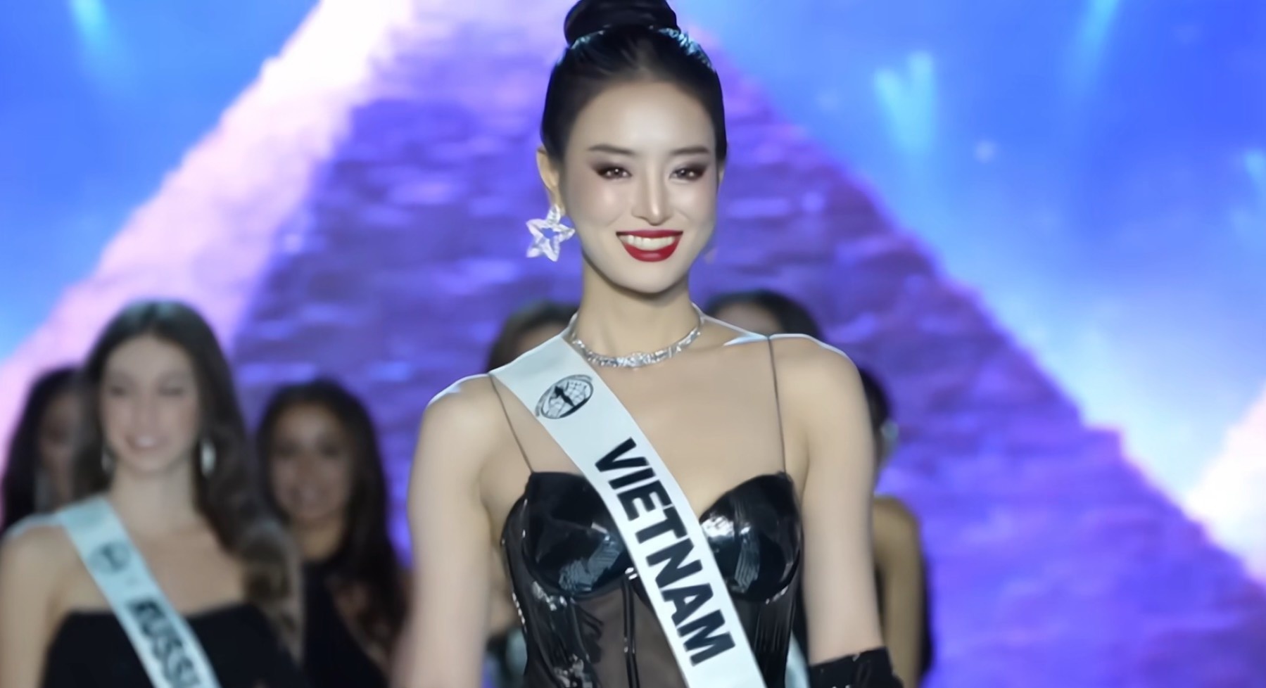 BUI_KHANH_LINH_MO_MAN_TOP_22_1_.jpg