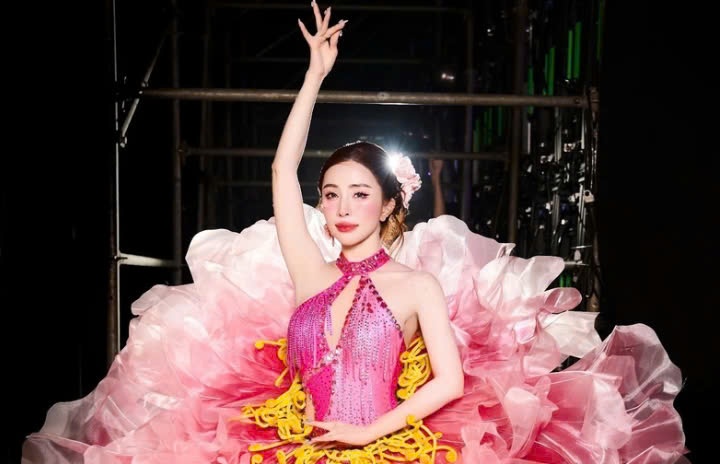 Quynh Nga khoc vi tranh cai hinh anh