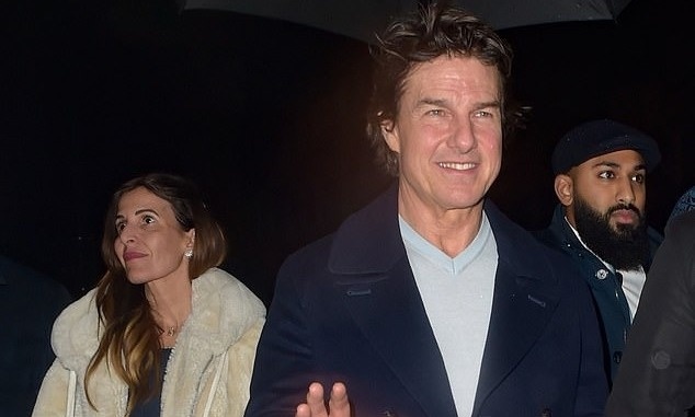 Tom Cruise lo hinh anh than mat voi quan ly hinh anh