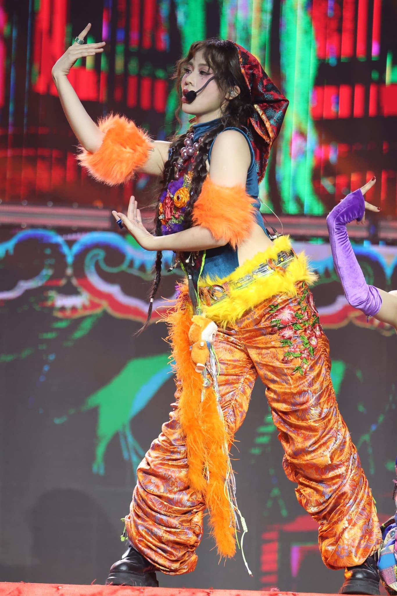 Chị đẹp đạp gió