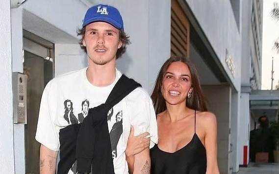 Con trai Beckham gioi thieu ban gai hon 9 tuoi hinh anh