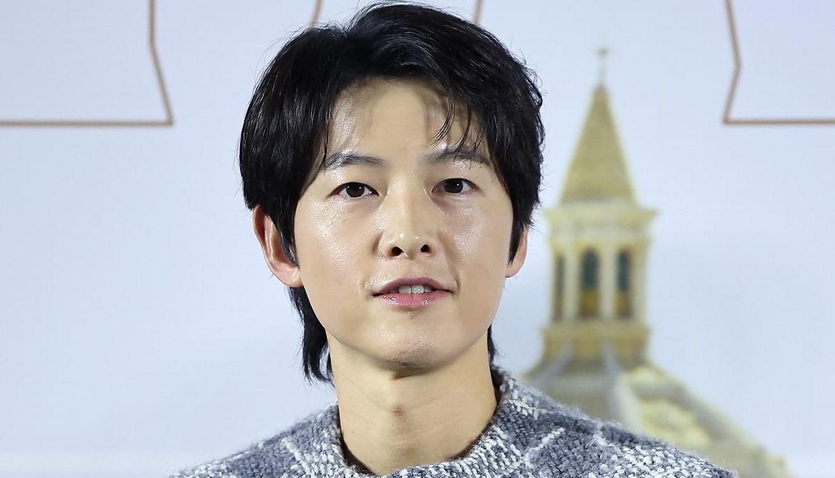 Song Joong Ki vap tranh luan hinh anh