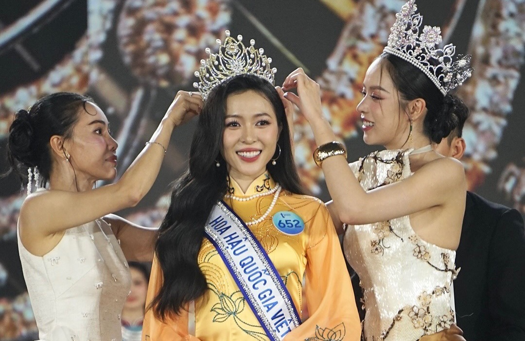 Nguyen Ngoc Kieu Duy dang quang Hoa hau Quoc gia Viet Nam hinh anh