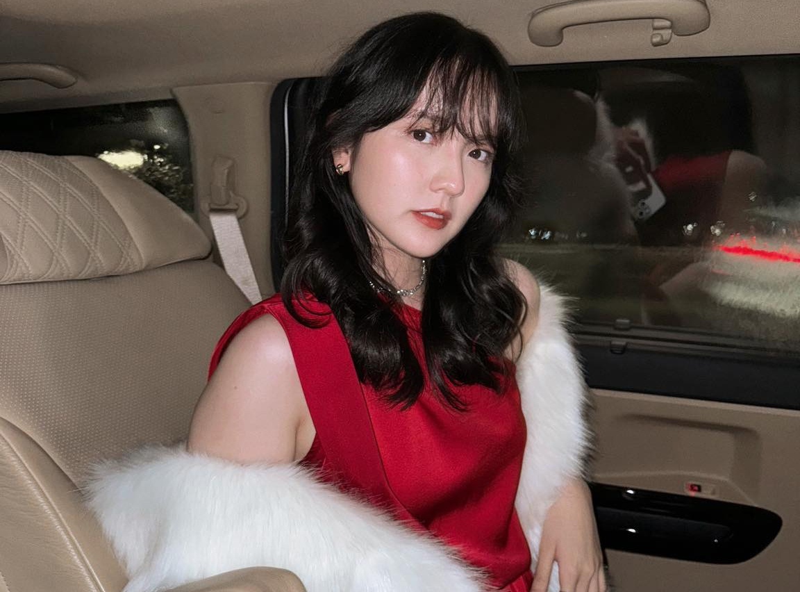 Hai Tu mat diem vi kieu toc hinh anh