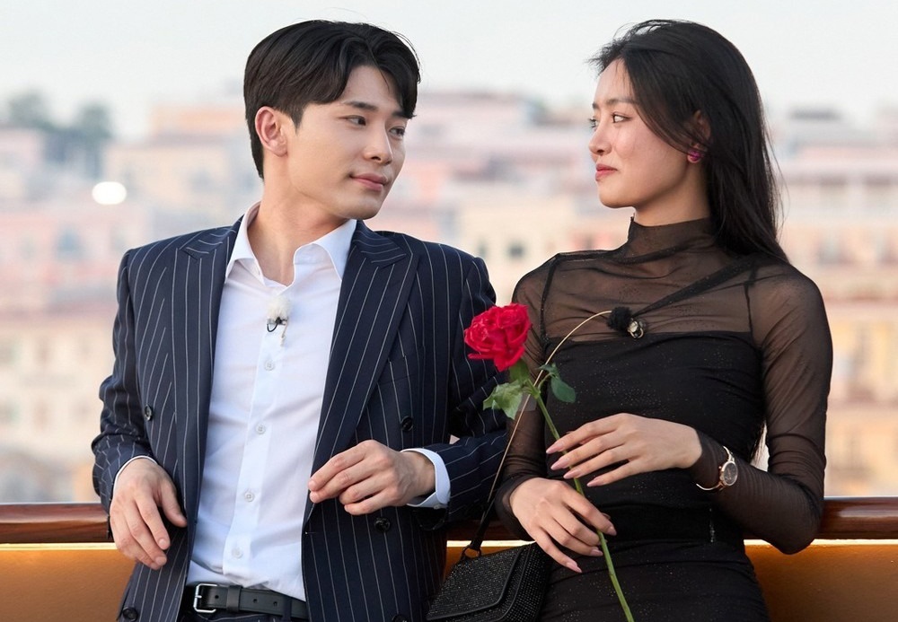 Minuk len tieng ve on ao tinh cam voi Khanh Linh hinh anh