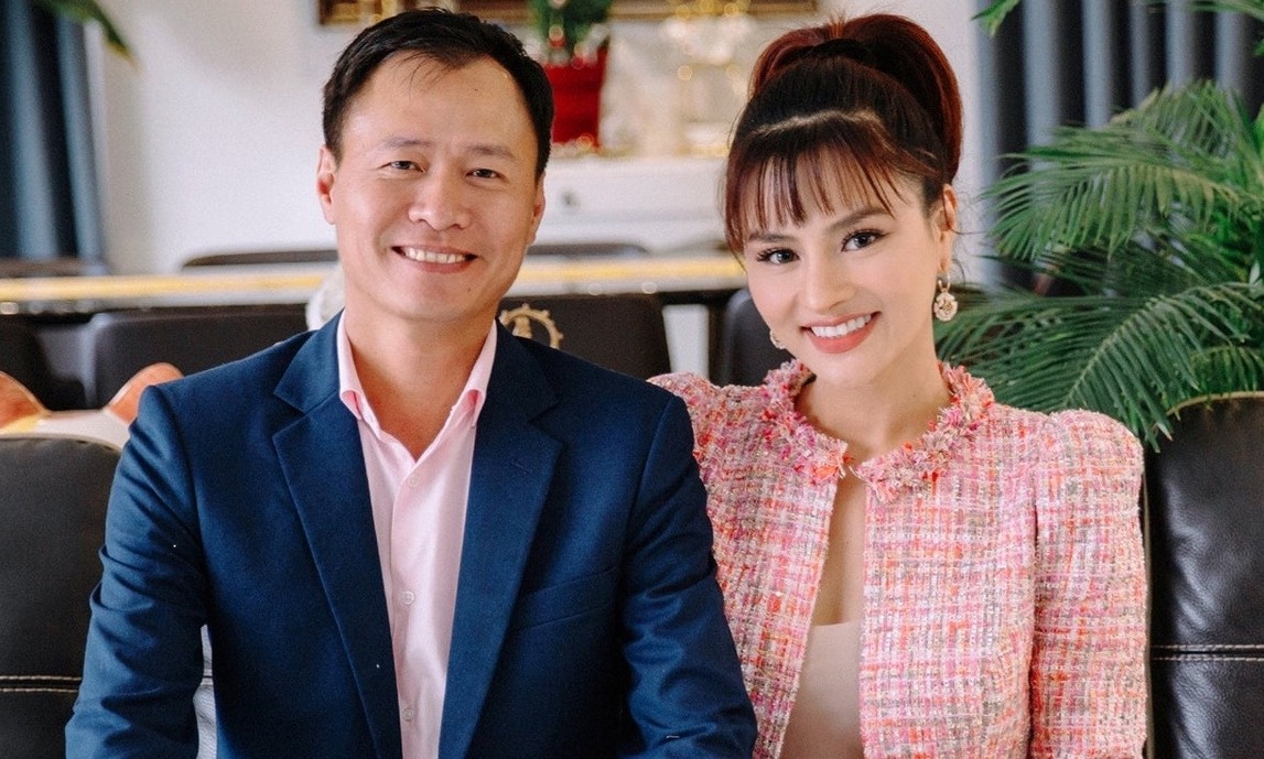 Vu Thu Phuong va chong doanh nhan truoc khi ly hon hinh anh