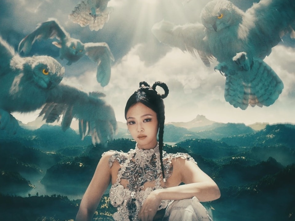 Jennie gay bat ngo anh 3