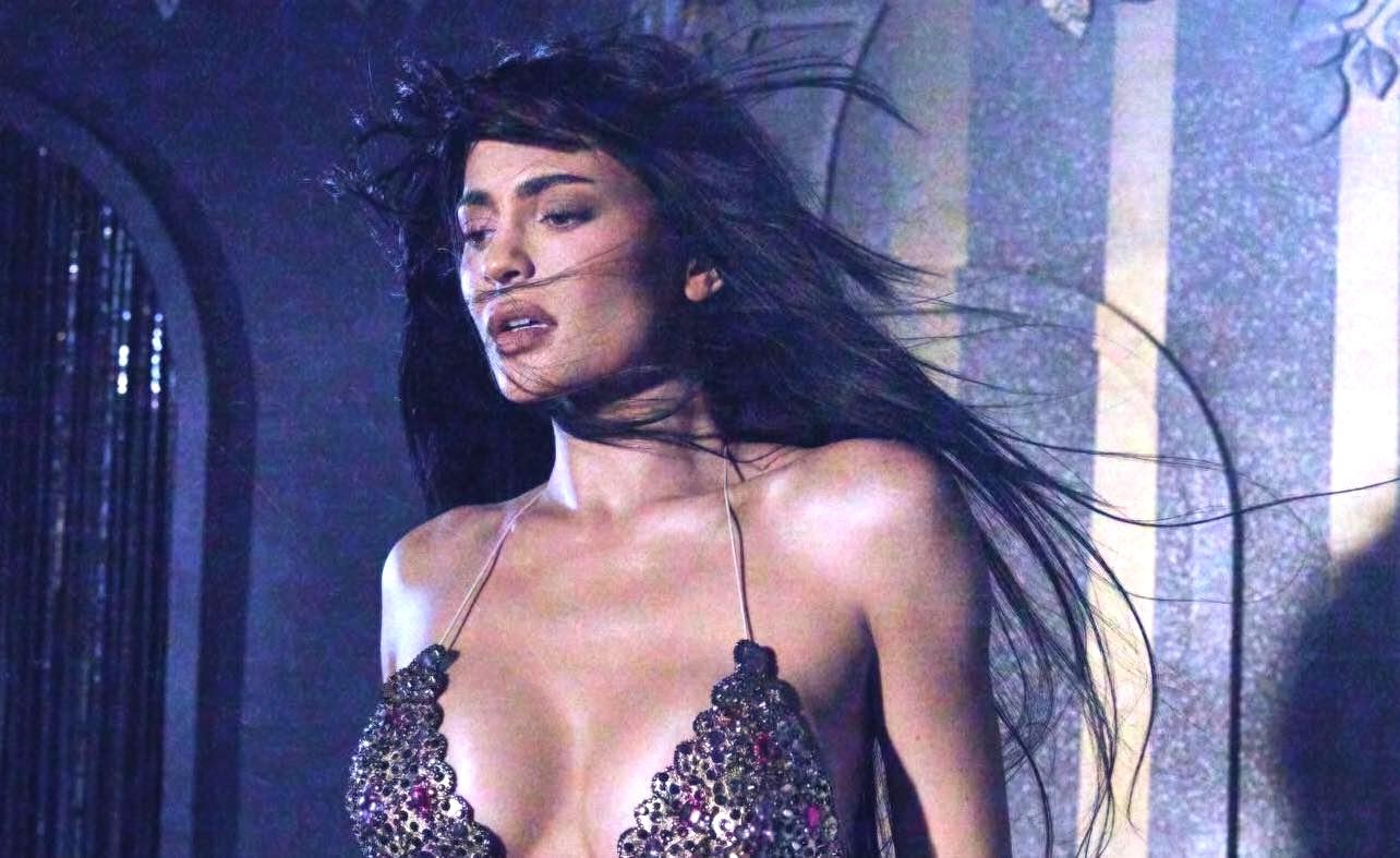 Kylie Jenner va loat sao bi gia mao de lua dao hinh anh