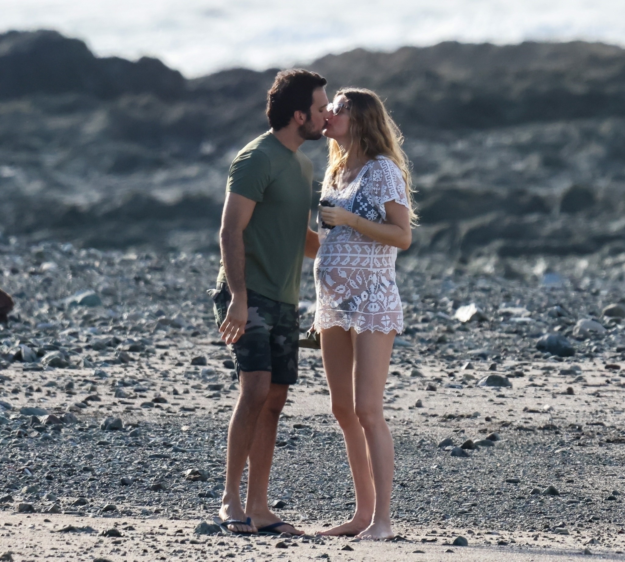25_pm_et_pregnant_gisele_9468288.jpg