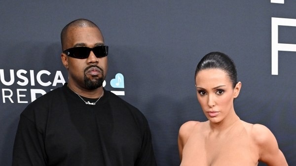 Kanye West dang bien vo thanh con roi hinh anh