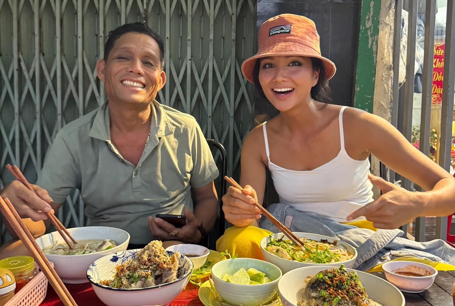 Anh doi thuong cua H'Hen Nie hinh anh