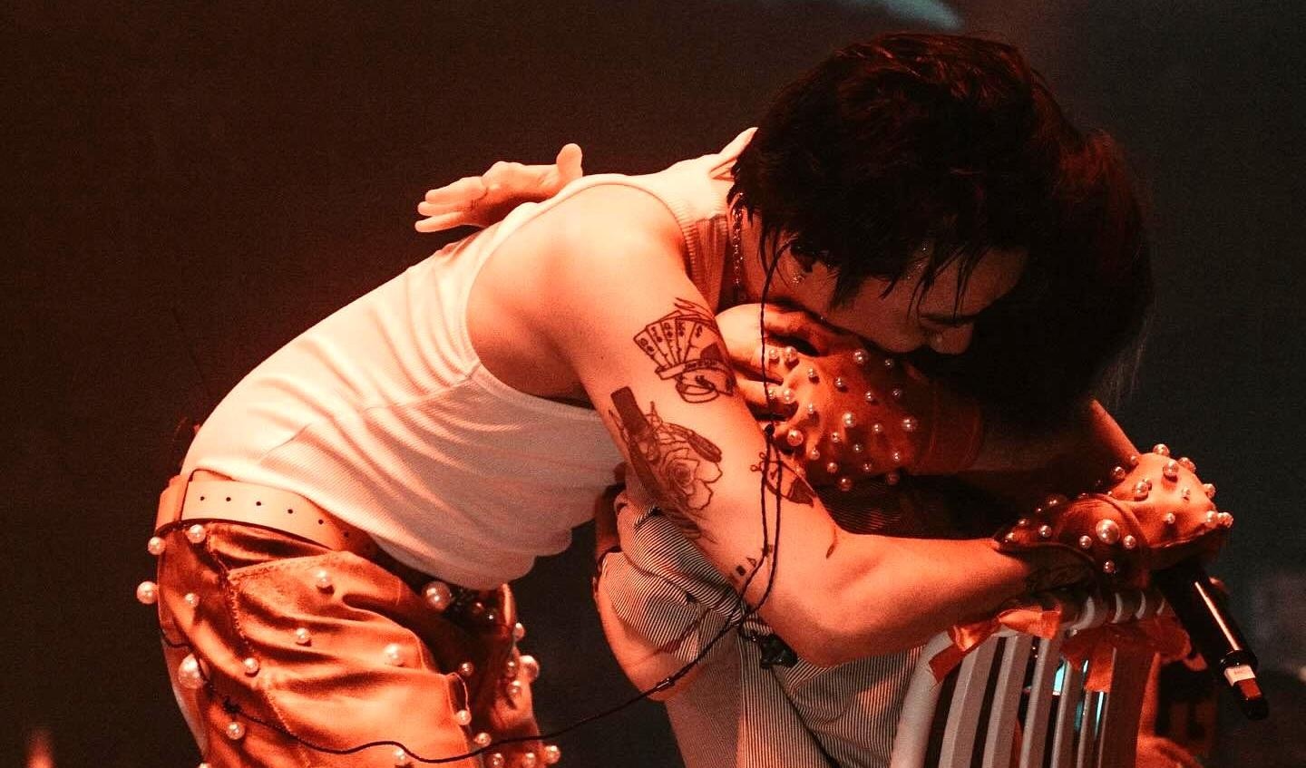 Fan nu noi ve hinh anh gay tranh cai voi Soobin Hoang Son hinh anh