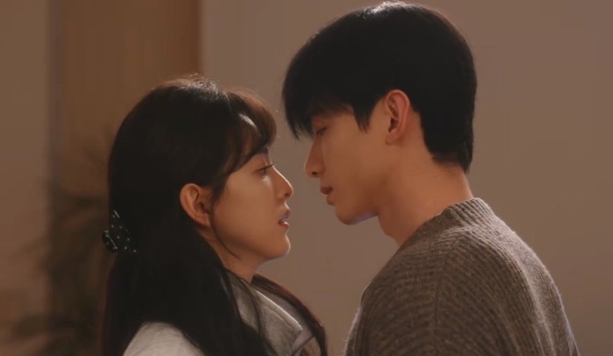 Bo phim bi chi trich voi 6 canh quay roi tinh duc hinh anh