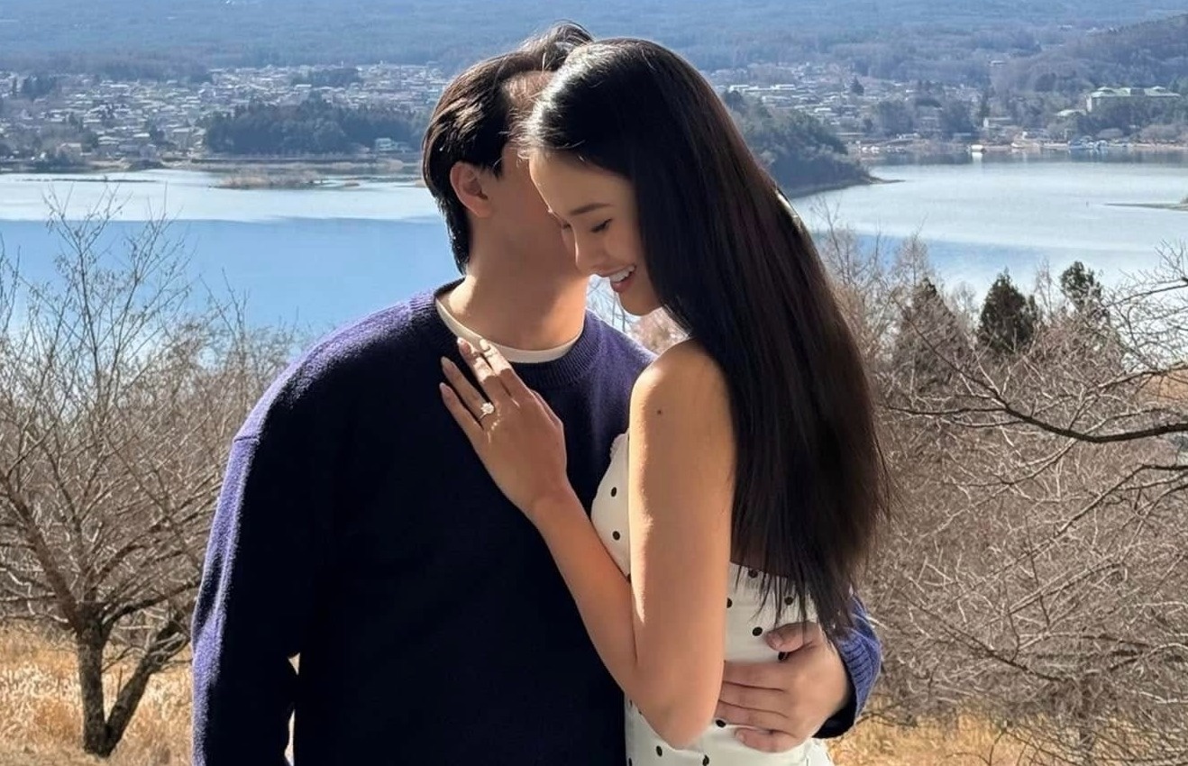 Huong Ly duoc cau hon hinh anh