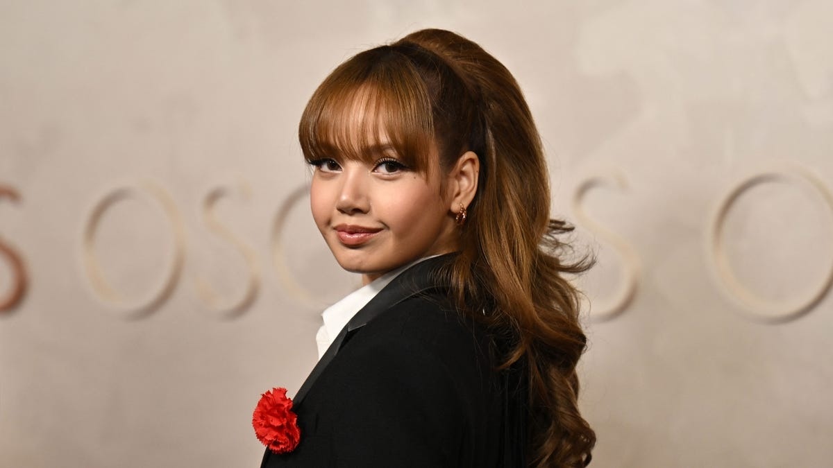 Lisa kem sac tren tham do Oscar hinh anh