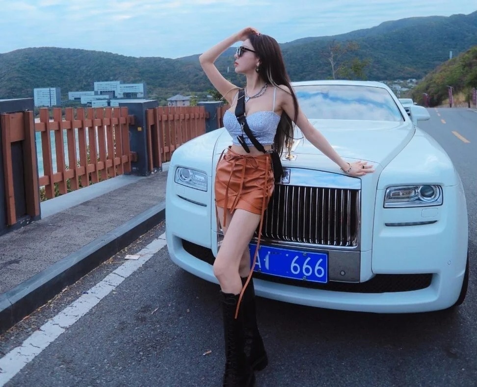 Be boi quang cao cua loat sao chau A hinh anh