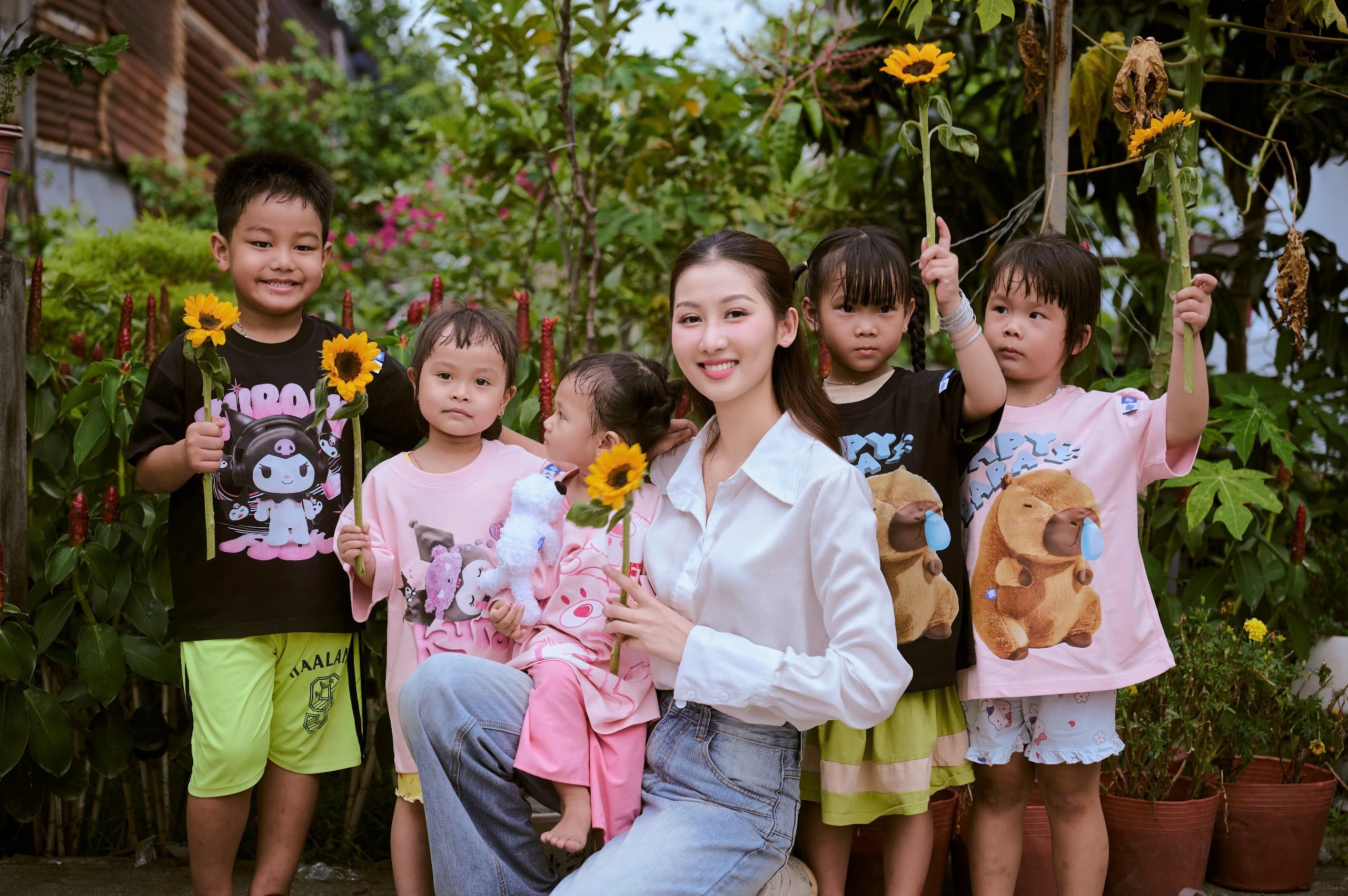 Hoa hậu Quế Anh