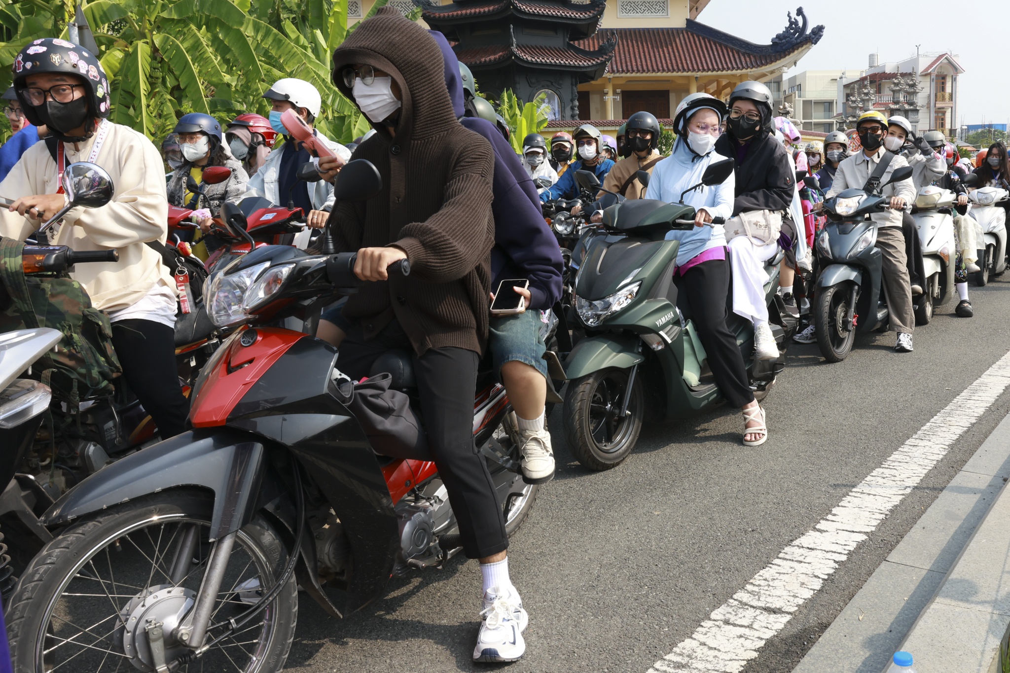 Hang nghin nguoi do ve concert Anh trai hinh anh