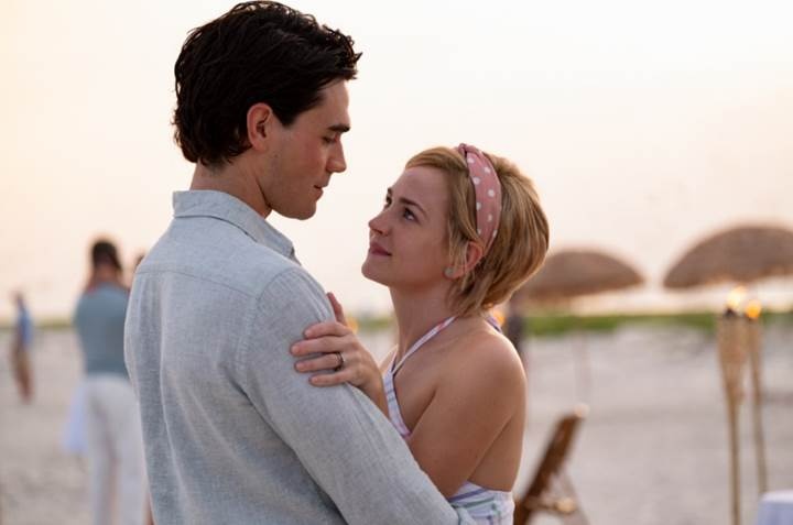 ‘Vi anh van tin’ - cau chuyen tinh yeu tu mot bi kich co that hinh anh