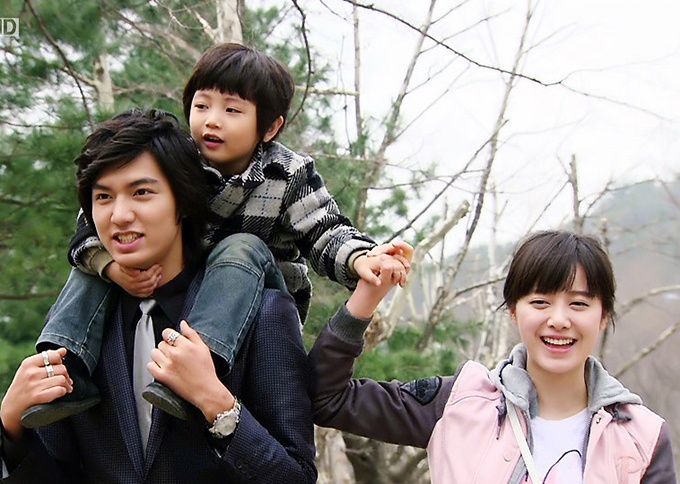 Vi sao bo truyen tranh ‘Con nha giau’ lap ky luc so lan chuyen the? hinh anh