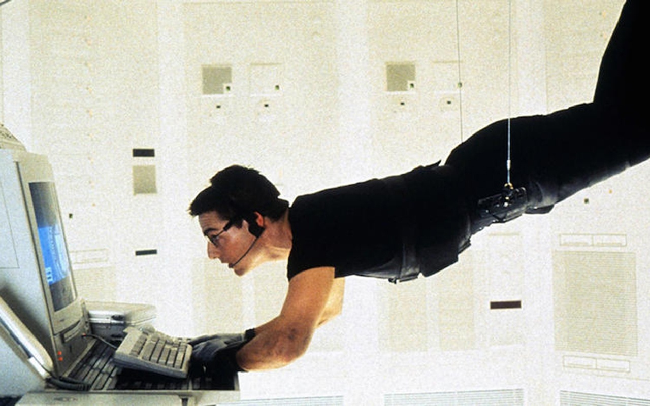 Tom Cruise se buoc ra vu tru de quay phim? hinh anh