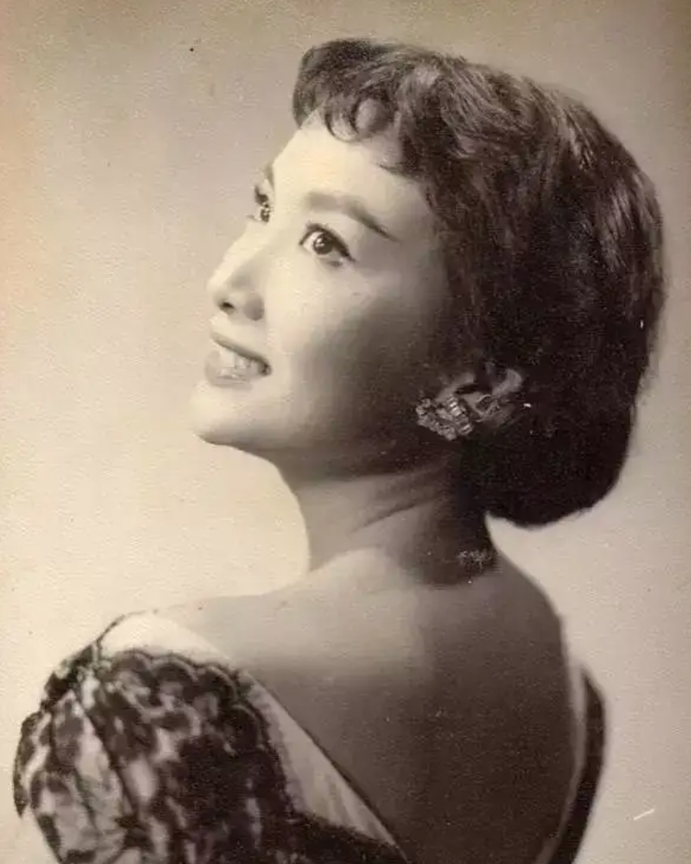 Nguyen mau nhan vat noi tieng anh 7