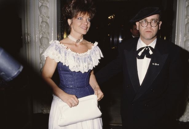 Elton John bị kiện ảnh 1 Elton John bi kien anh 1