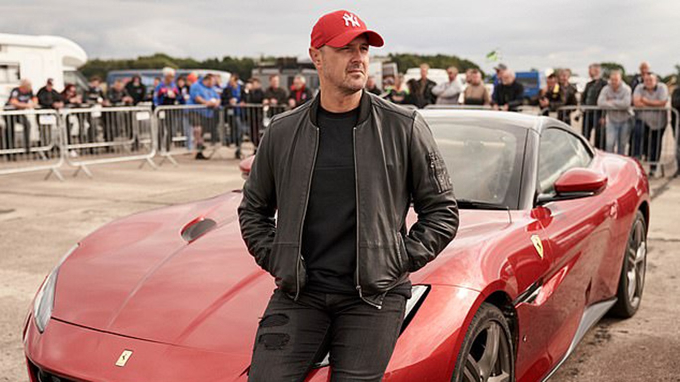 Sieu xe kem chat luong khien ngoi sao truyen hinh suyt mat mang hinh anh