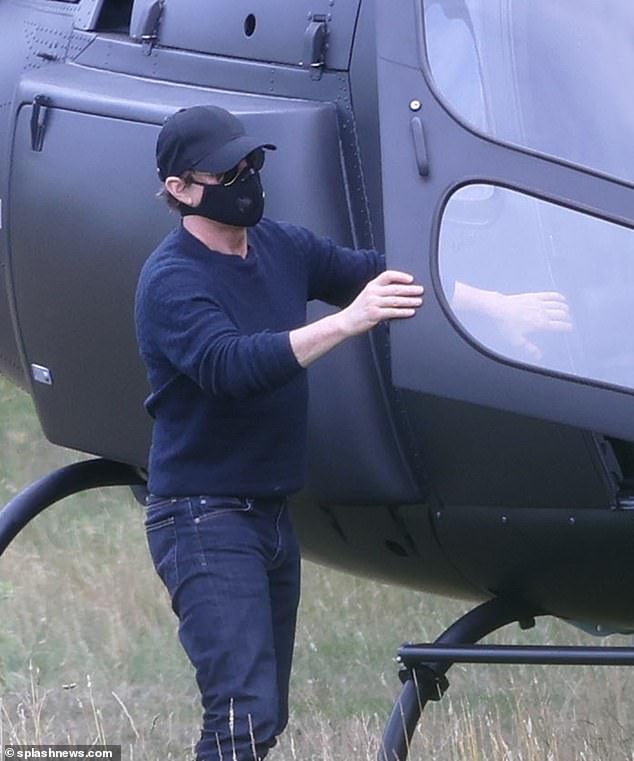 Tom Cruise tự lái trực thăng ảnh 1 Tom Cruise tu lai truc thang anh 1